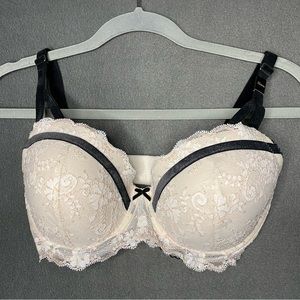 Victoria’s Secret White Lace Bra